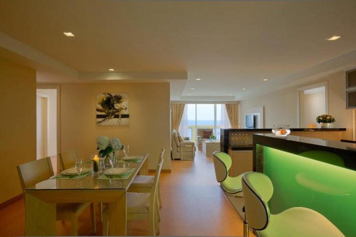 Jinhold Apartment Hotel Bintulu Esterno foto