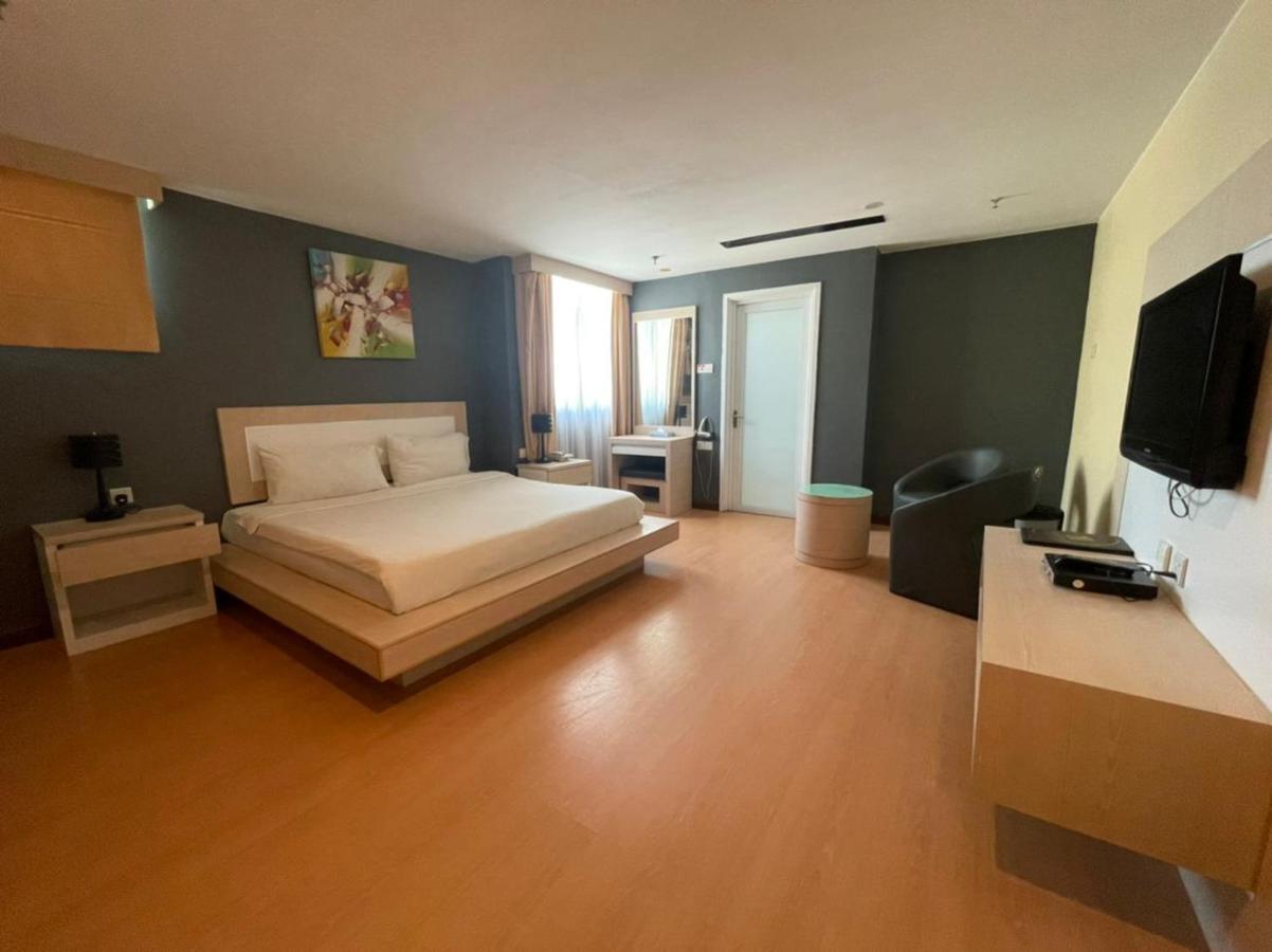 Jinhold Apartment Hotel Bintulu Esterno foto